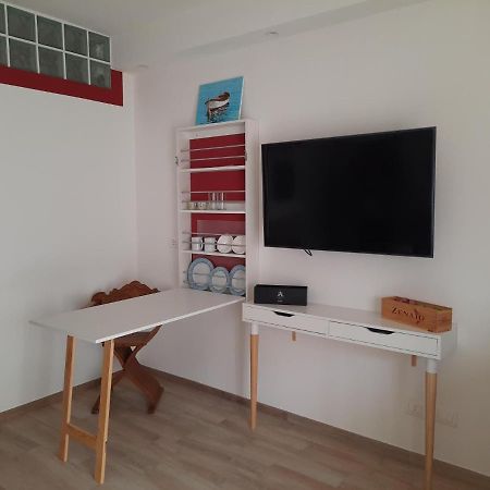 Adg Emilia 10 Appartamenti Del Garda Peschiera del Garda Eksteriør bilde